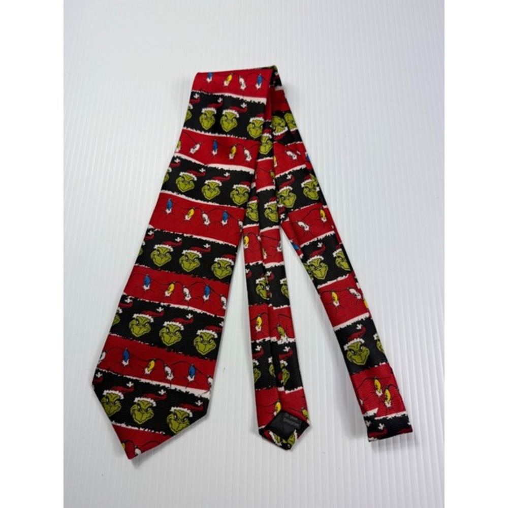 Dr. Seuss The‎ Grinch Necktie Christmas Holiday Novelty Tie